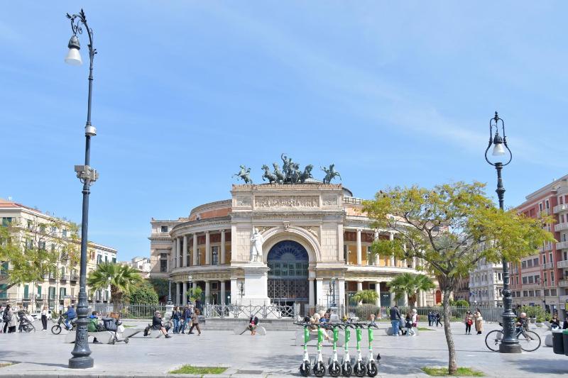 Sabatino Piazza Castelnuovo - Politeama - image 16