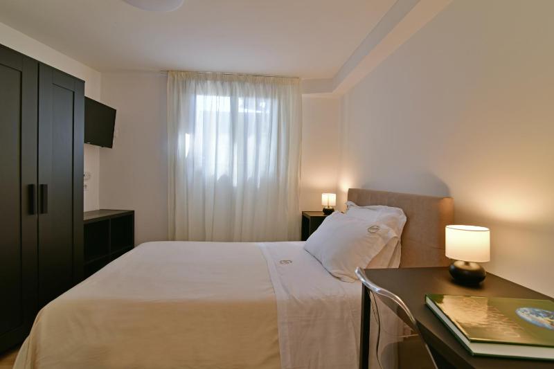 Sabatino Piazza Castelnuovo - Politeama - image 13