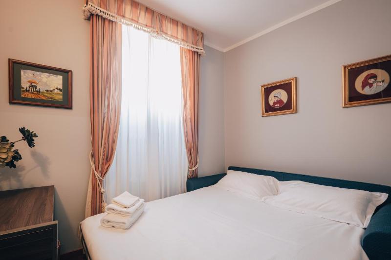Quadruple Room image 4