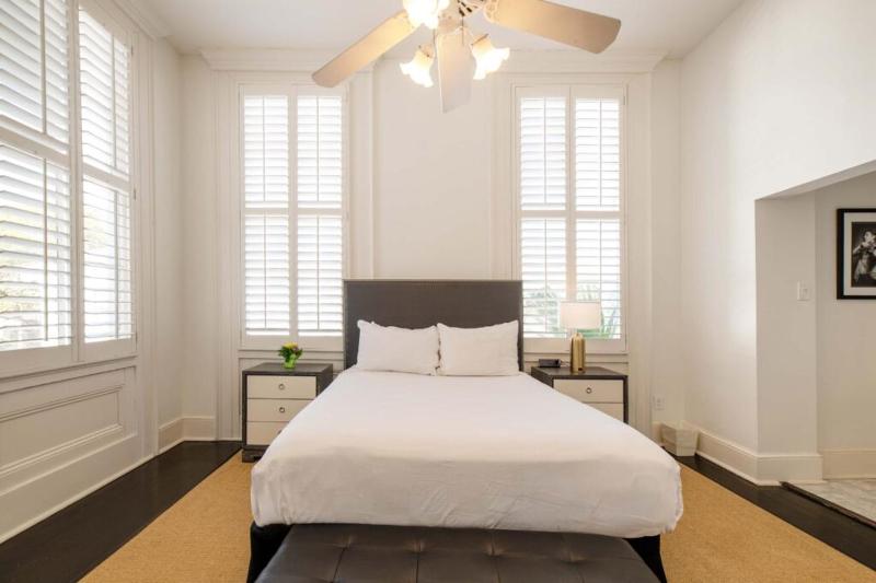 Melrose Mansion - image 3