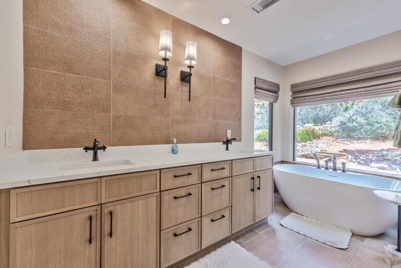 Perfect Chapel Home with Incredible Views and Private Swim Spa - image 27