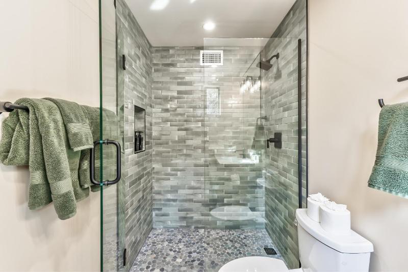 Perfect Chapel Home with Incredible Views and Private Swim Spa - image 43