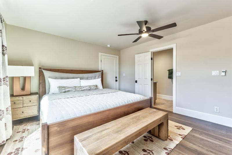 Perfect Chapel Home with Incredible Views and Private Swim Spa - image 46