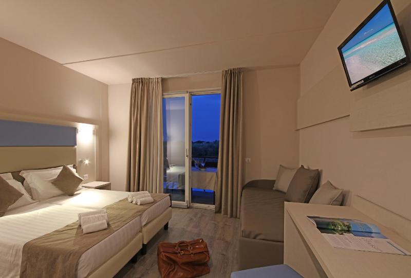 Quadruple Room image 4