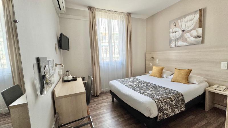 Superior Single Room image 1