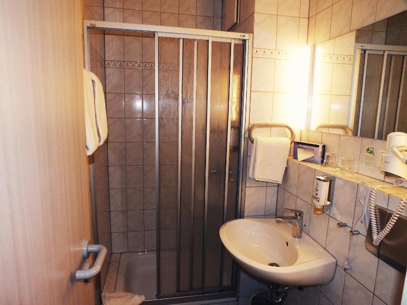 Budget Double Room image 2
