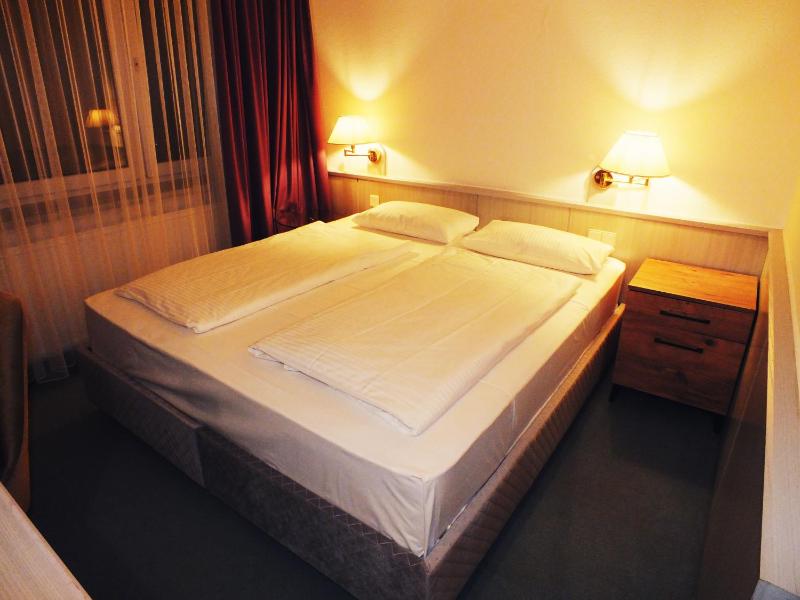 Budget Double Room image 4