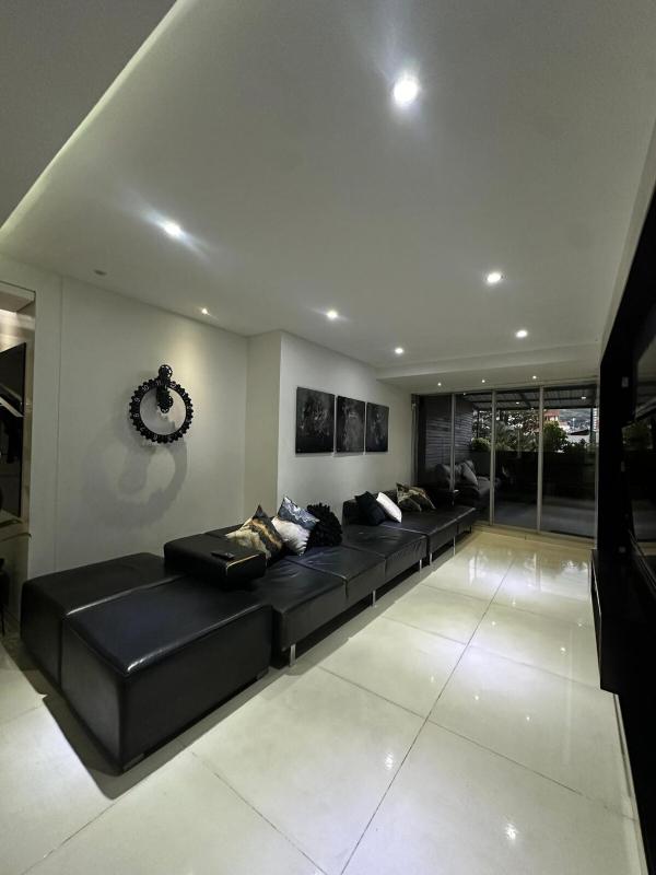Luxury Apartment Hot Tub in South Cali - image 1