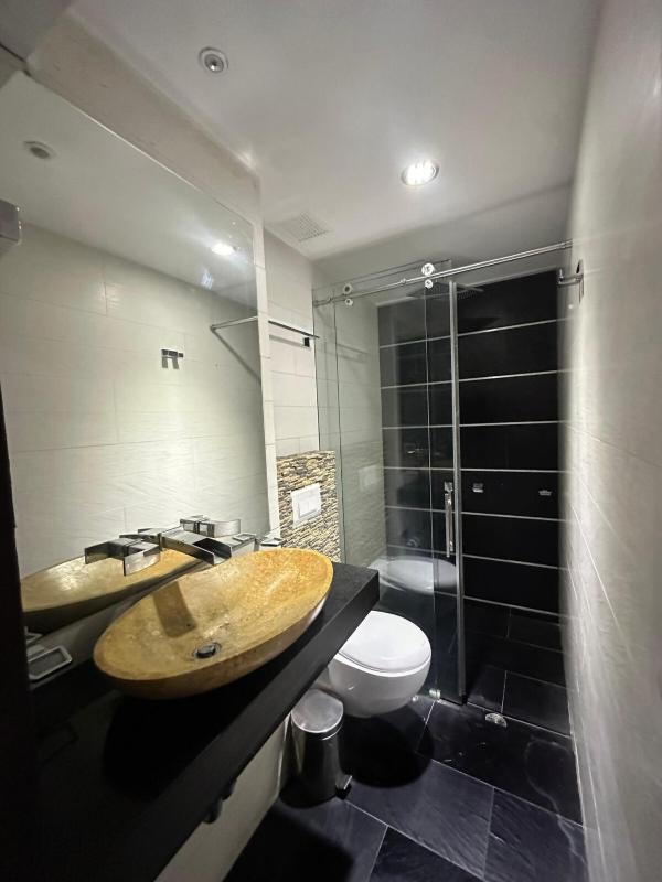 Luxury Apartment Hot Tub in South Cali - image 14