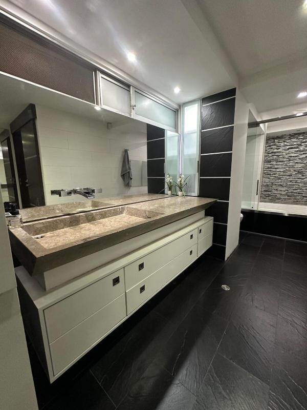 Luxury Apartment Hot Tub in South Cali - image 2
