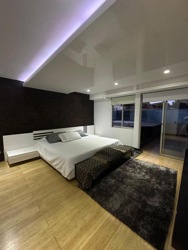 Luxury Apartment Hot Tub in South Cali - image 3