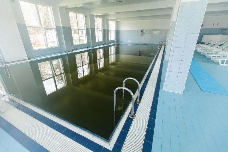 Suite with Spa Access and Balcony image 4