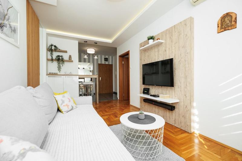 Modern bright apartment - image 11