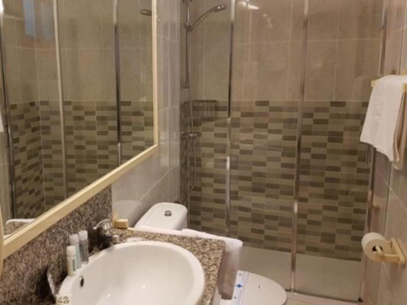 Double or Twin Room image 1