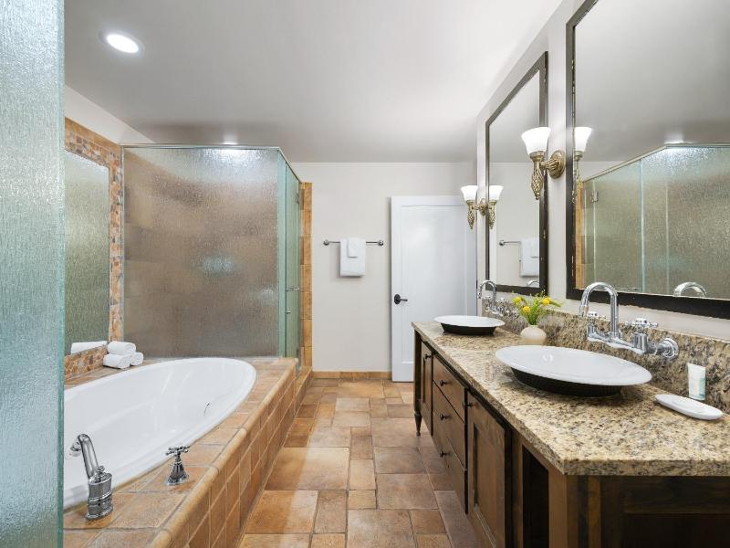 Two-Bedroom Villa image 4