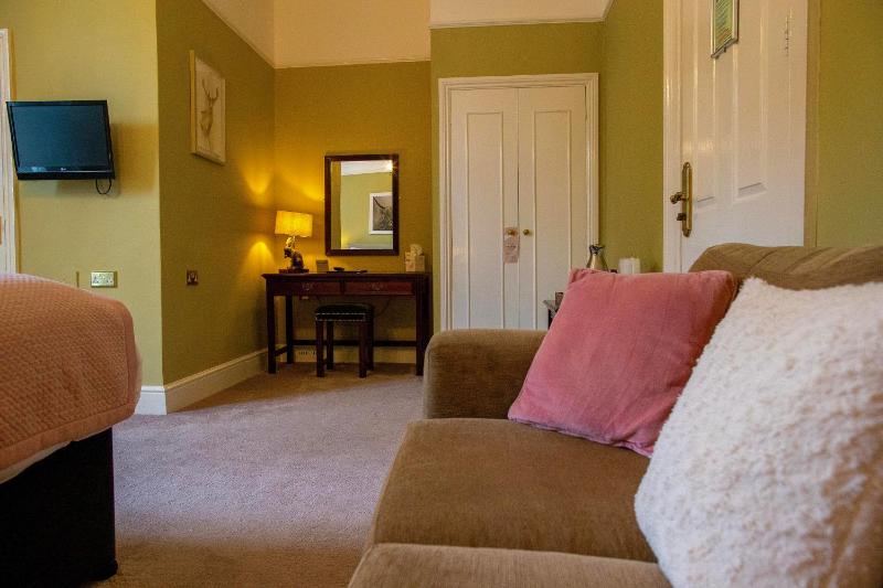 Double or Twin Room image 3