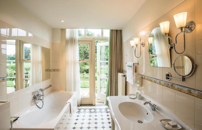 Suite with Terrace image 4