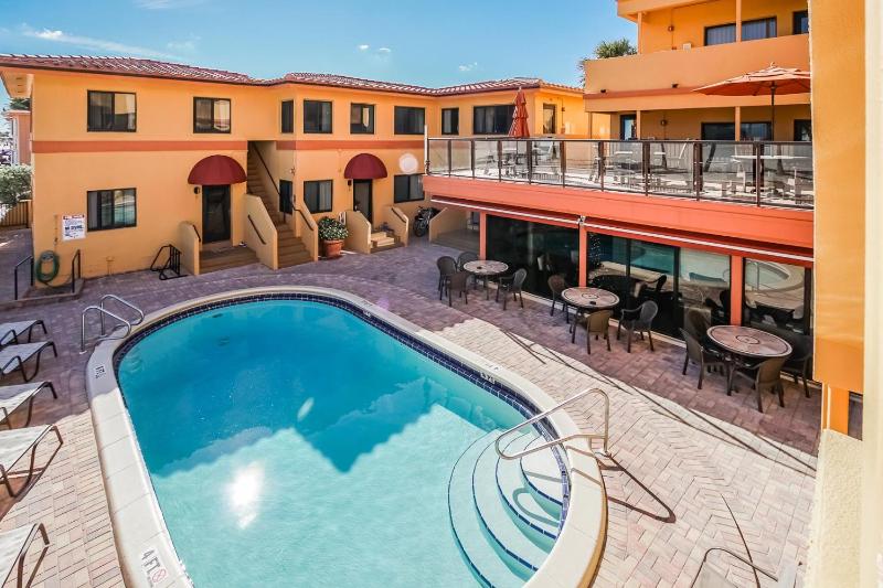 Hollywood Sands Resort - image 16