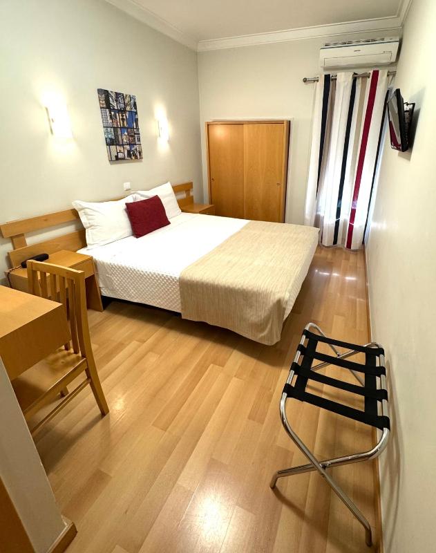 Double Room image 4