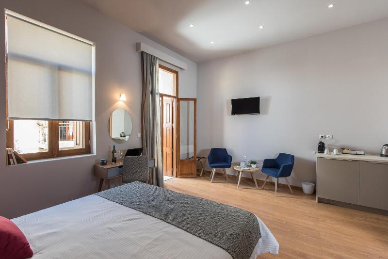 Bluebell Luxury Suites - image 24