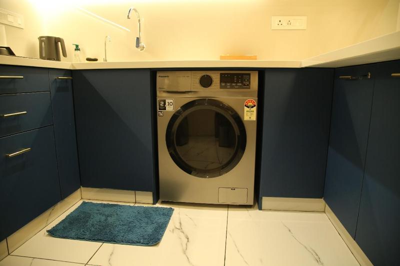 The Sapphire Suite - image 9