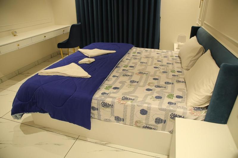 The Sapphire Suite - image 17