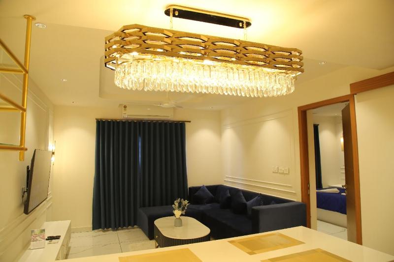 The Sapphire Suite - image 14