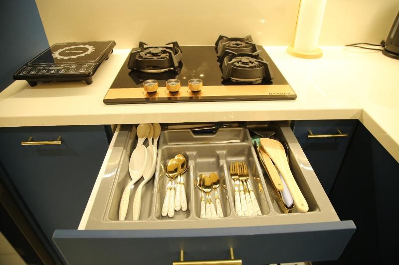 The Sapphire Suite - image 10
