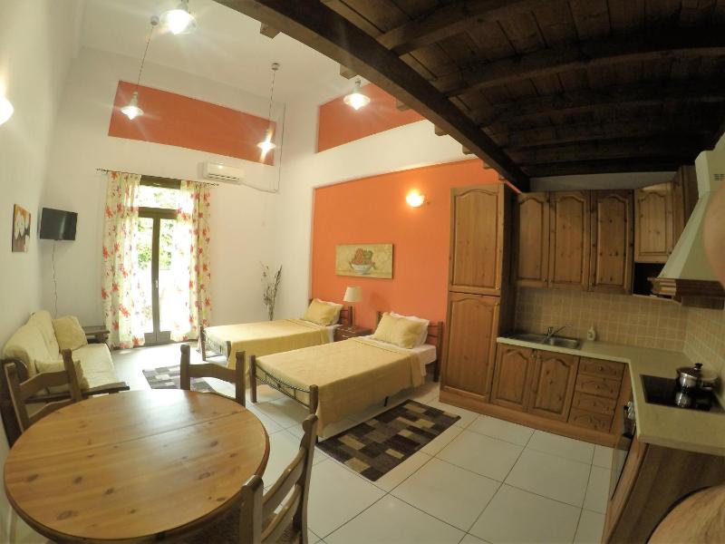 Kallisti Apartments - image 14