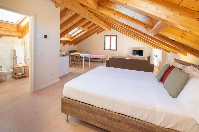 Standard Suite image 3