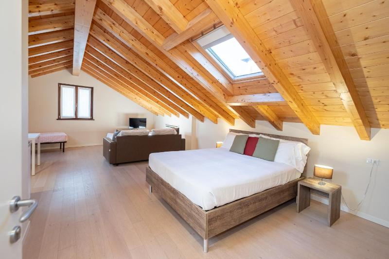 Standard Suite image 2