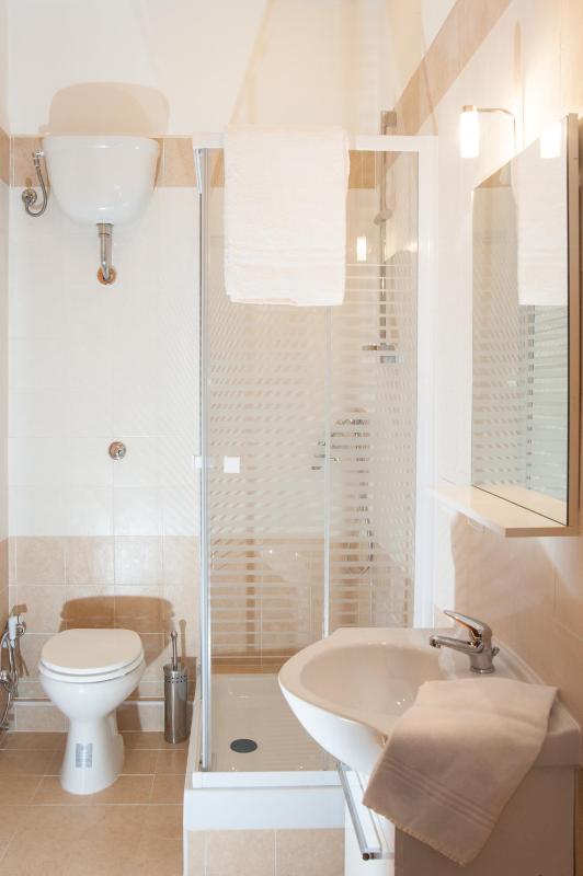 Double Room with Private Bathroom image 4