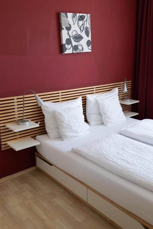 Queen Room image 1