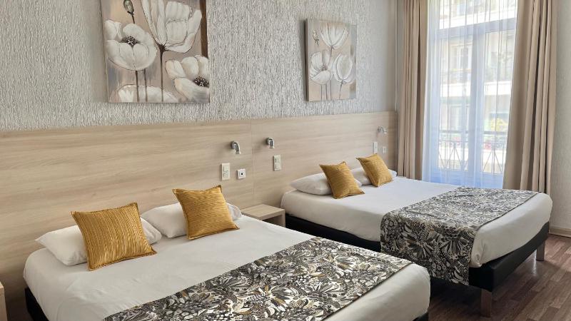 Quadruple Room image 3