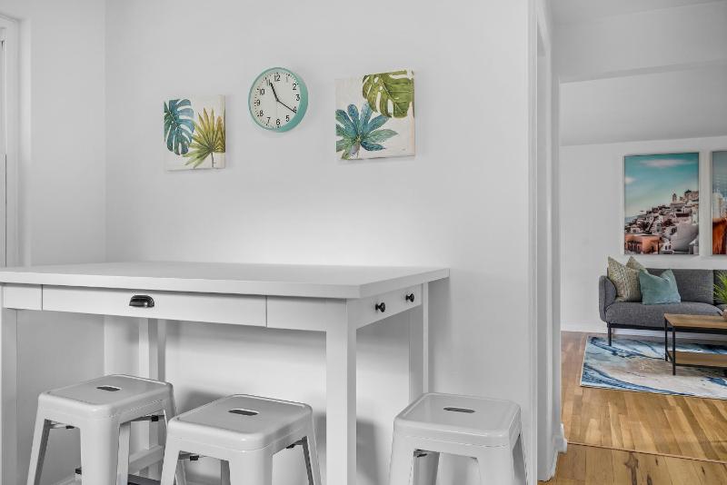 Modern and Spacious House Pittsburgh - image 33