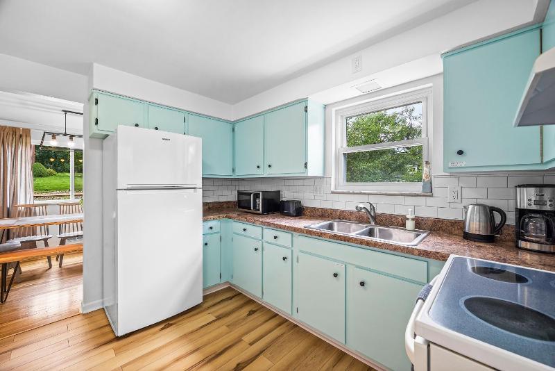 Modern and Spacious House Pittsburgh - image 18