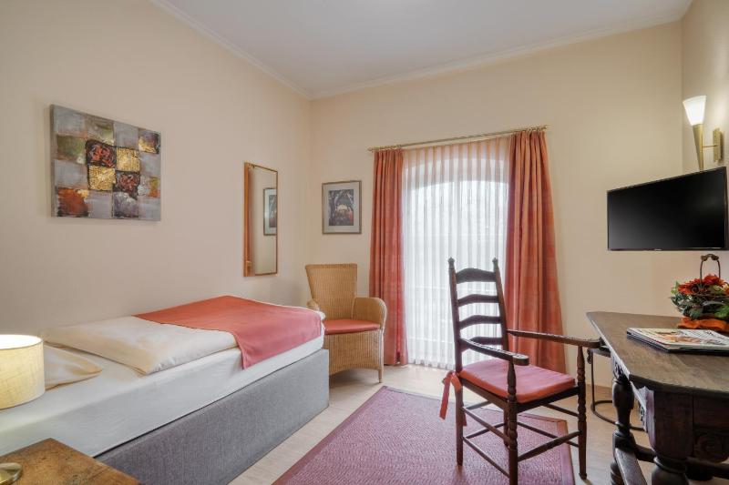Single Room image 4