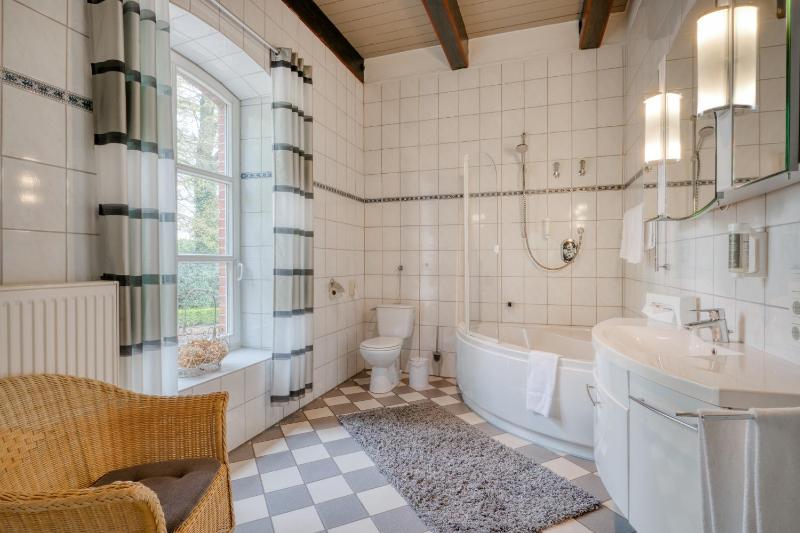 One-Bedroom Suite image 1