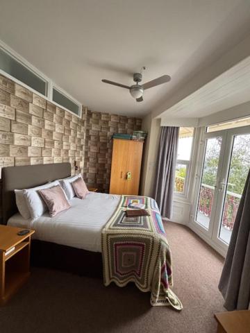 Premier Suite image 3