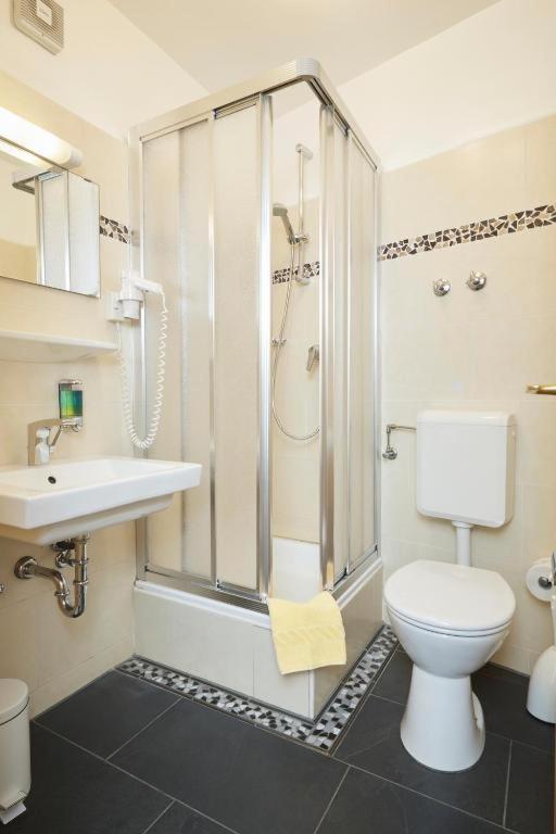 Triple Room image 2
