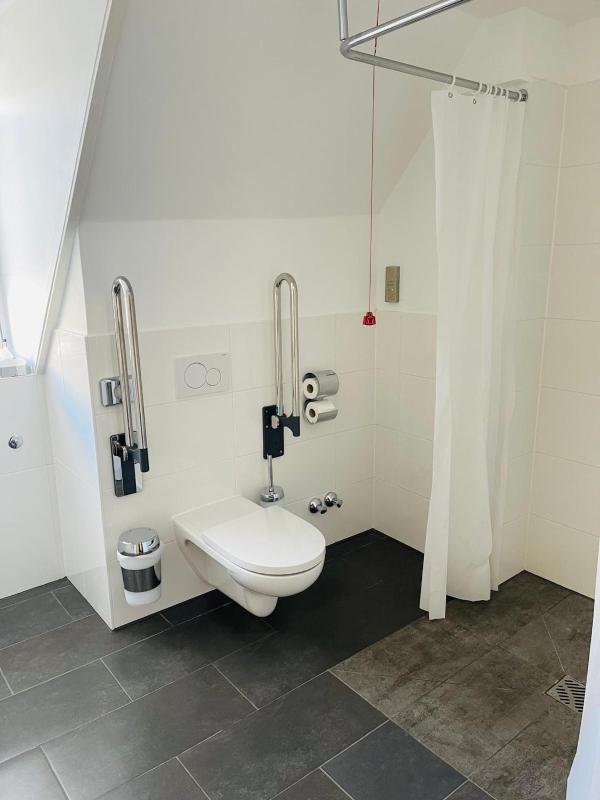 Single Room with Private External Bathroom image 4