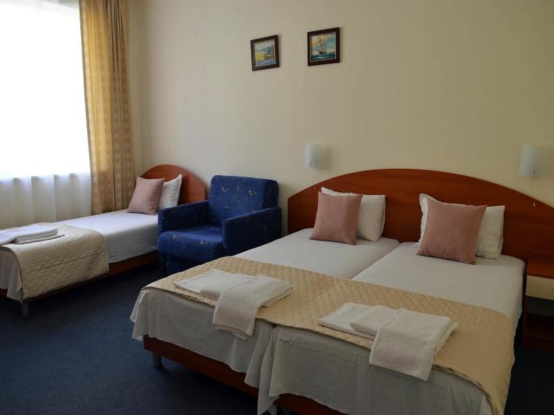 Triple Room image 2