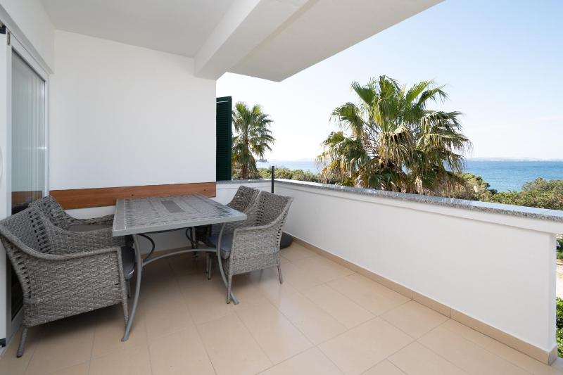 Two-Bedroom Apartment with Terrace and Sea View image 3