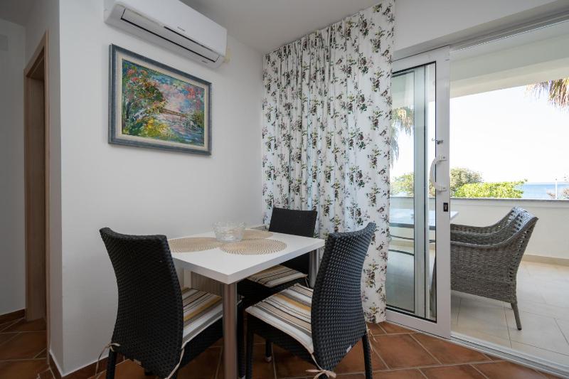 Two-Bedroom Apartment with Terrace and Sea View image 4