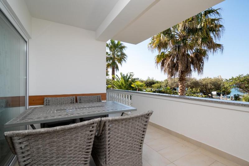 Two-Bedroom Apartment with Terrace and Sea View image 3