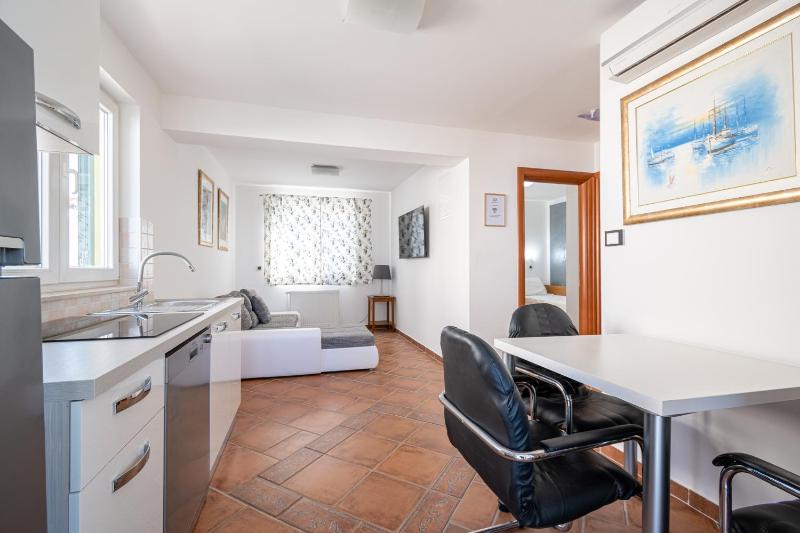 Two-Bedroom Apartment with Terrace and Sea View image 4