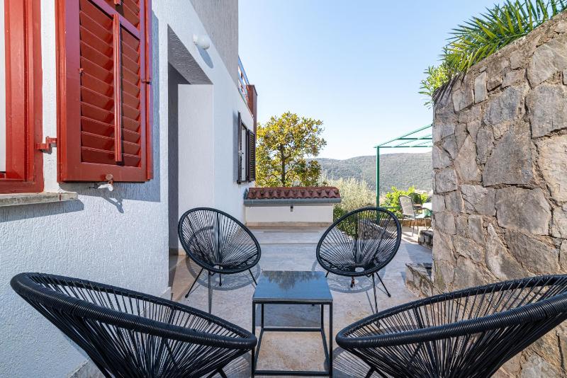 Two-Bedroom Apartment with Terrace and Sea View image 3