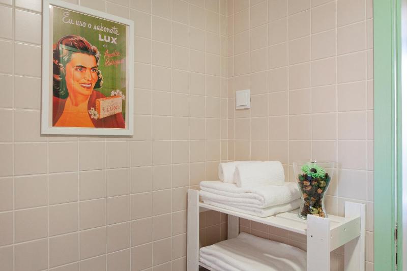 Two-Bedroom Apartment - 4th Floor image 3