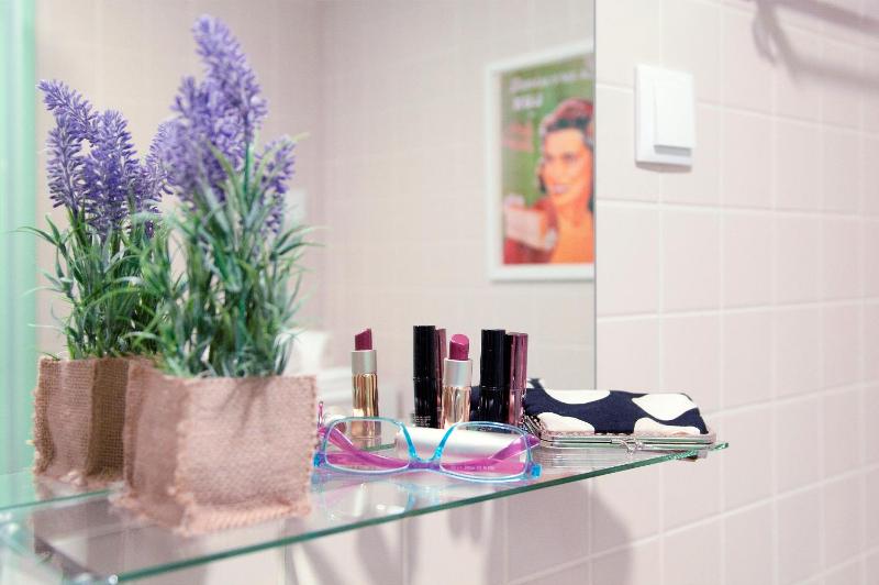 Two-Bedroom Apartment - 4th Floor image 2