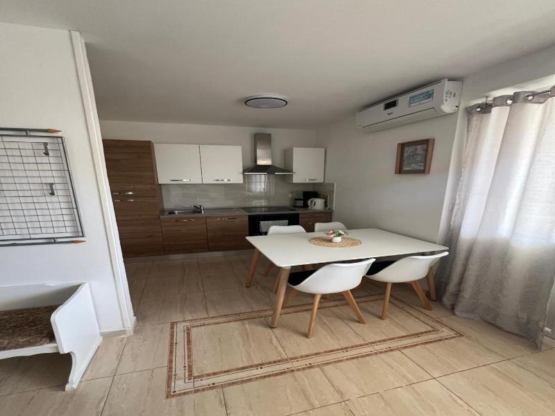 Apartment in Kampor near Sandy Beach - image 14